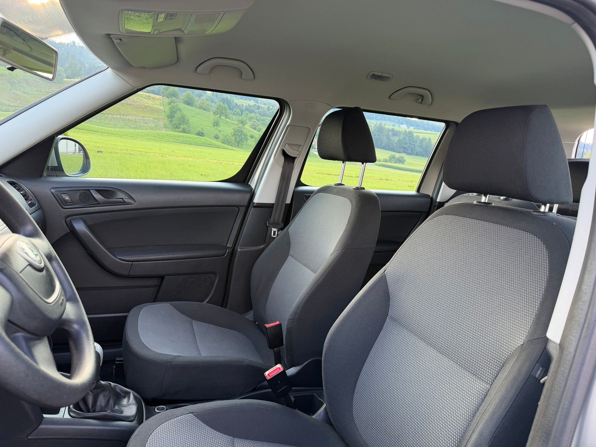 SKODA Yeti 1.8 TSI Experience 4x4-image-9