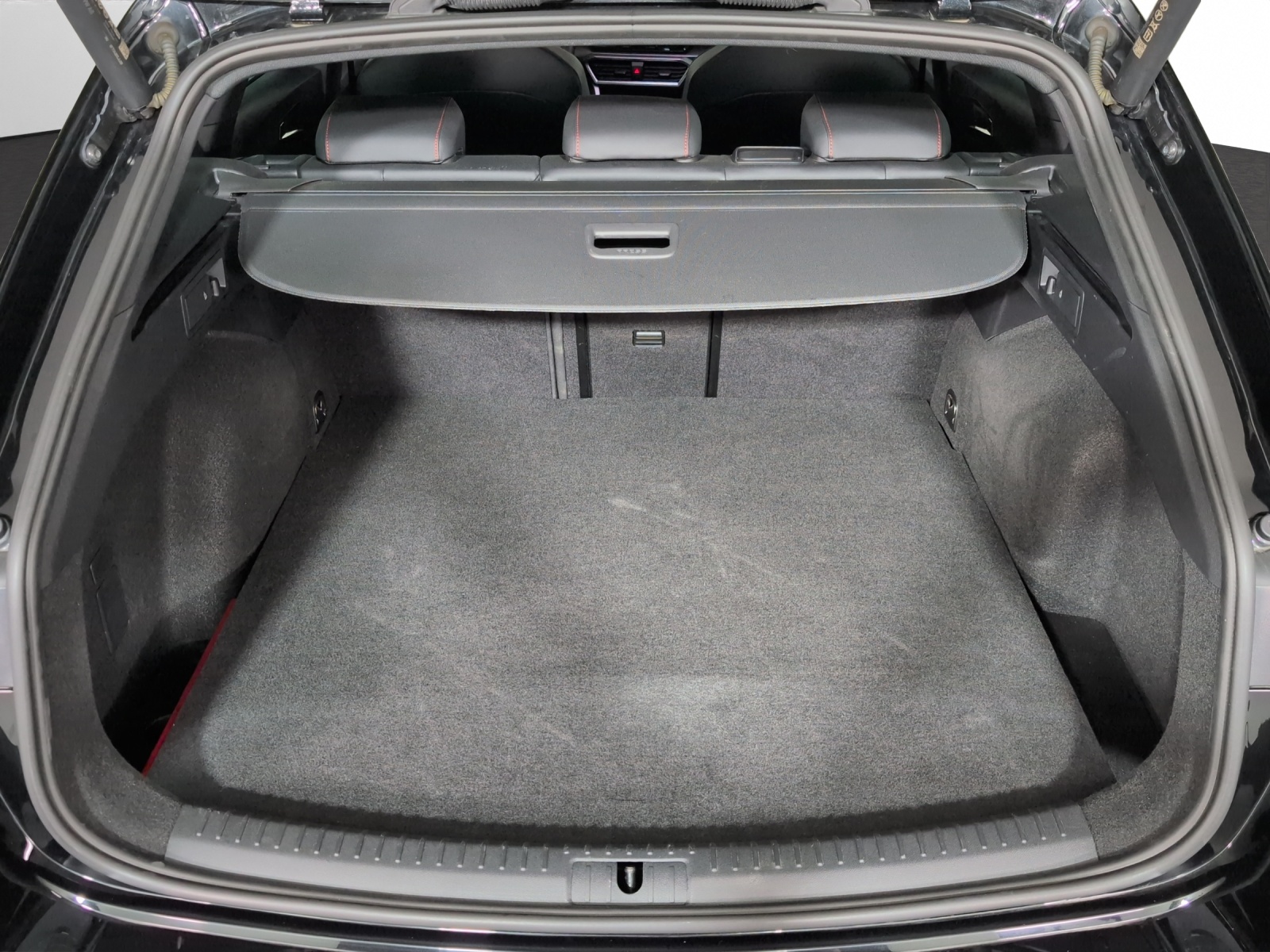 SEAT Leon ST 1.4 eHybrid pHEV DSG Hola FR-image-14