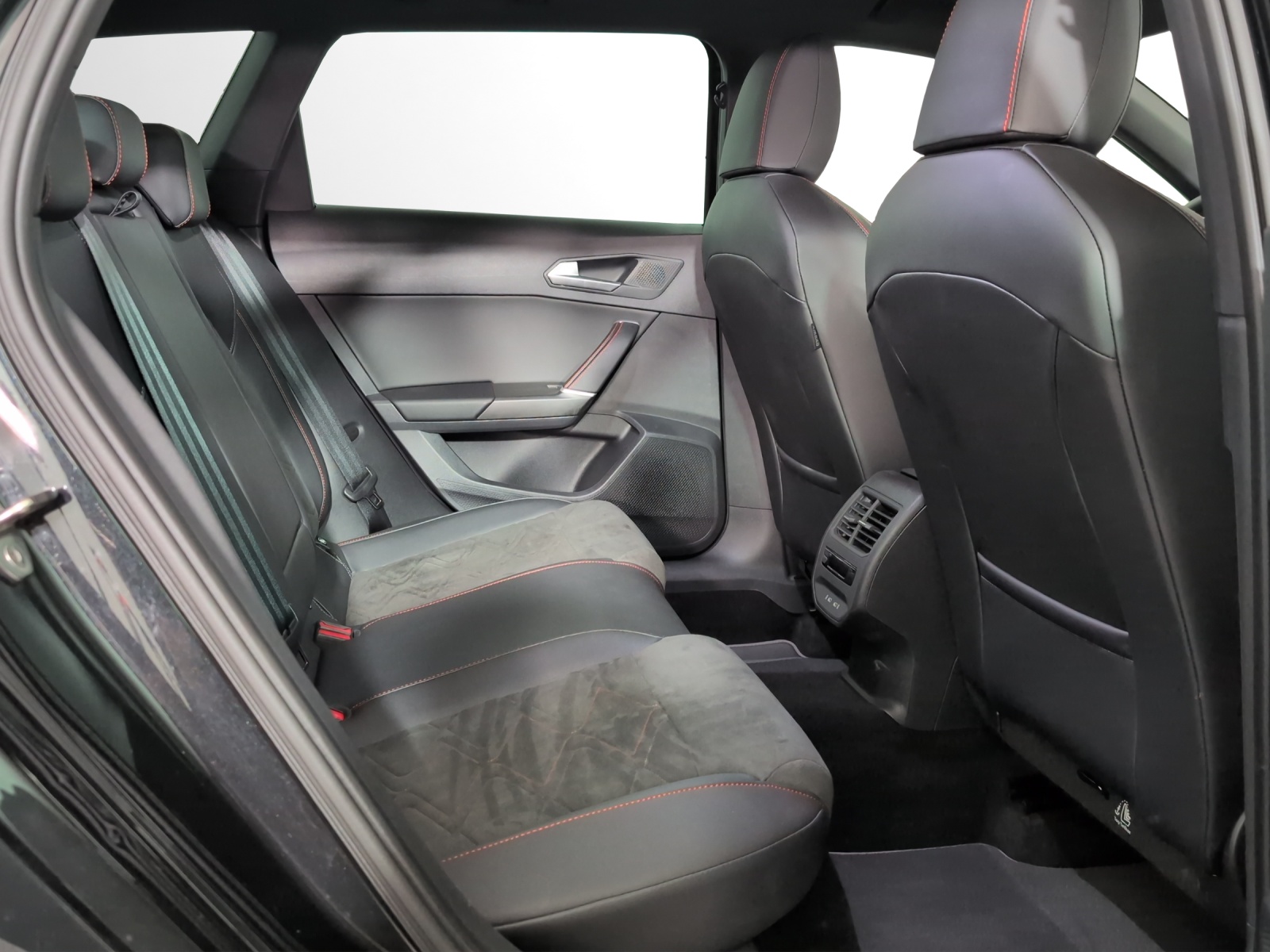 SEAT Leon ST 1.4 eHybrid pHEV DSG Hola FR-image-8