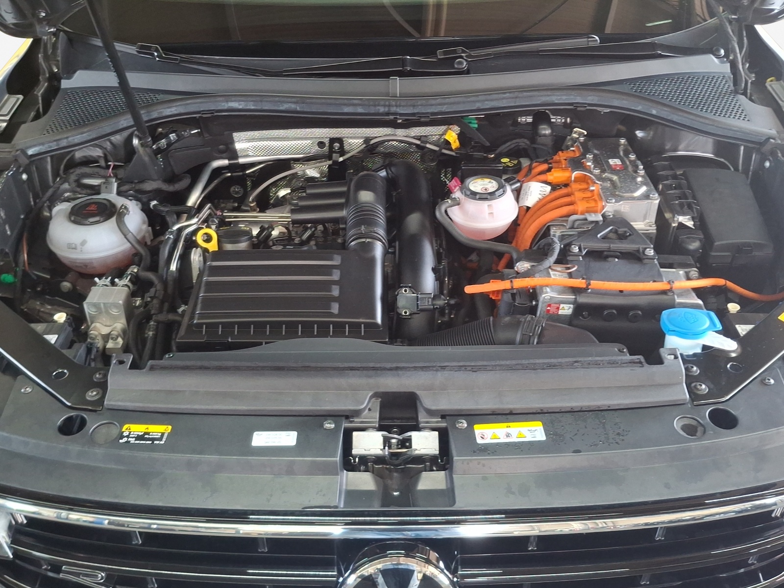 VW Tiguan 1.4TSI PHEV Selection DSG-image-16