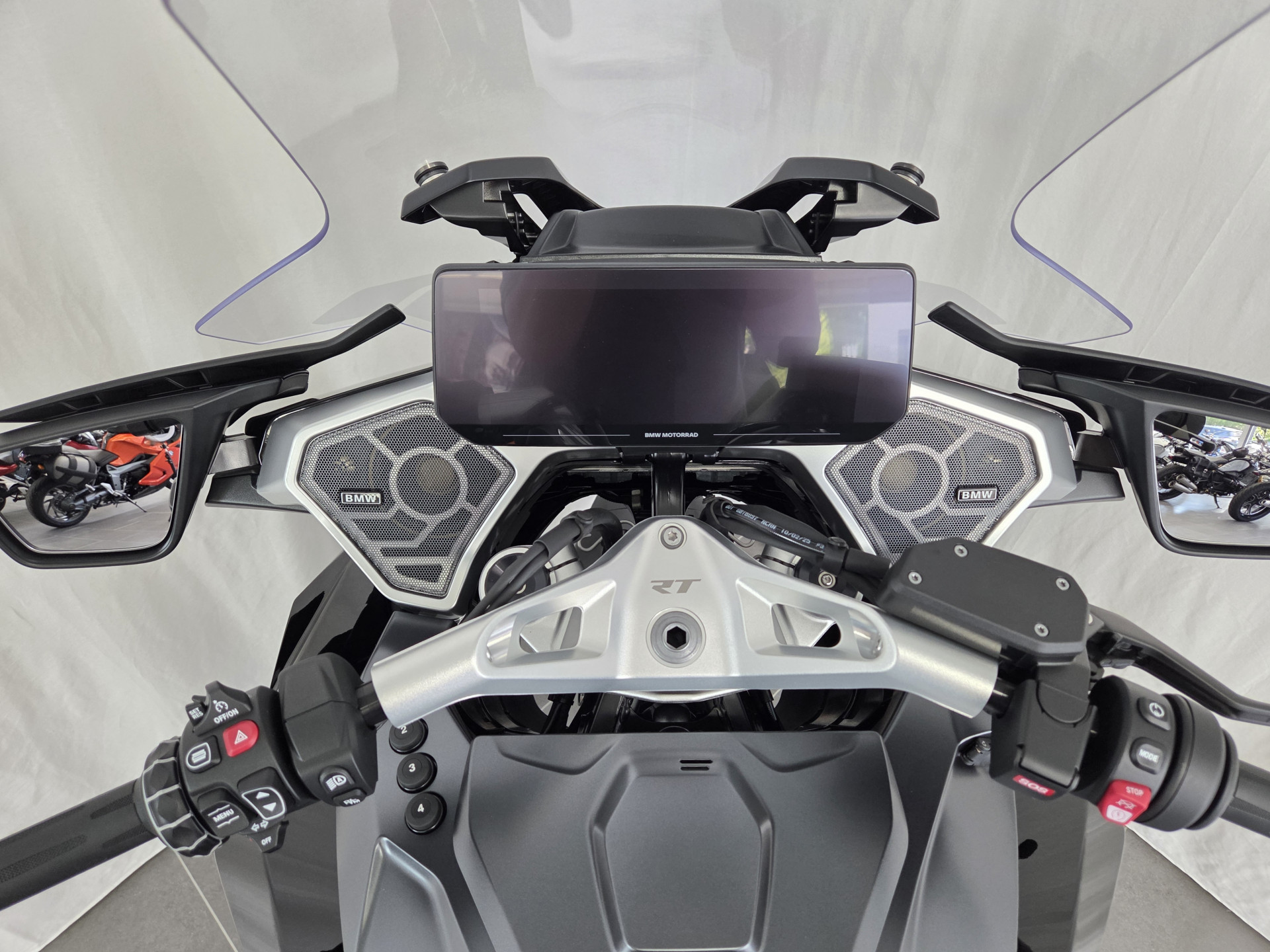 BMW R 1300 RT Triple Black Boxer Bonus CHF 1'500 für Verträge bis 30.09.26-image-4