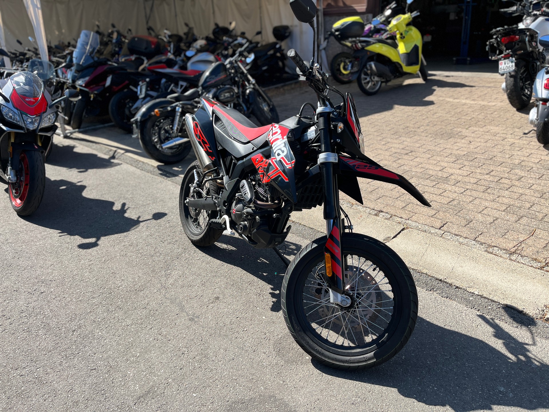 APRILIA SX 125-showroom-element-2