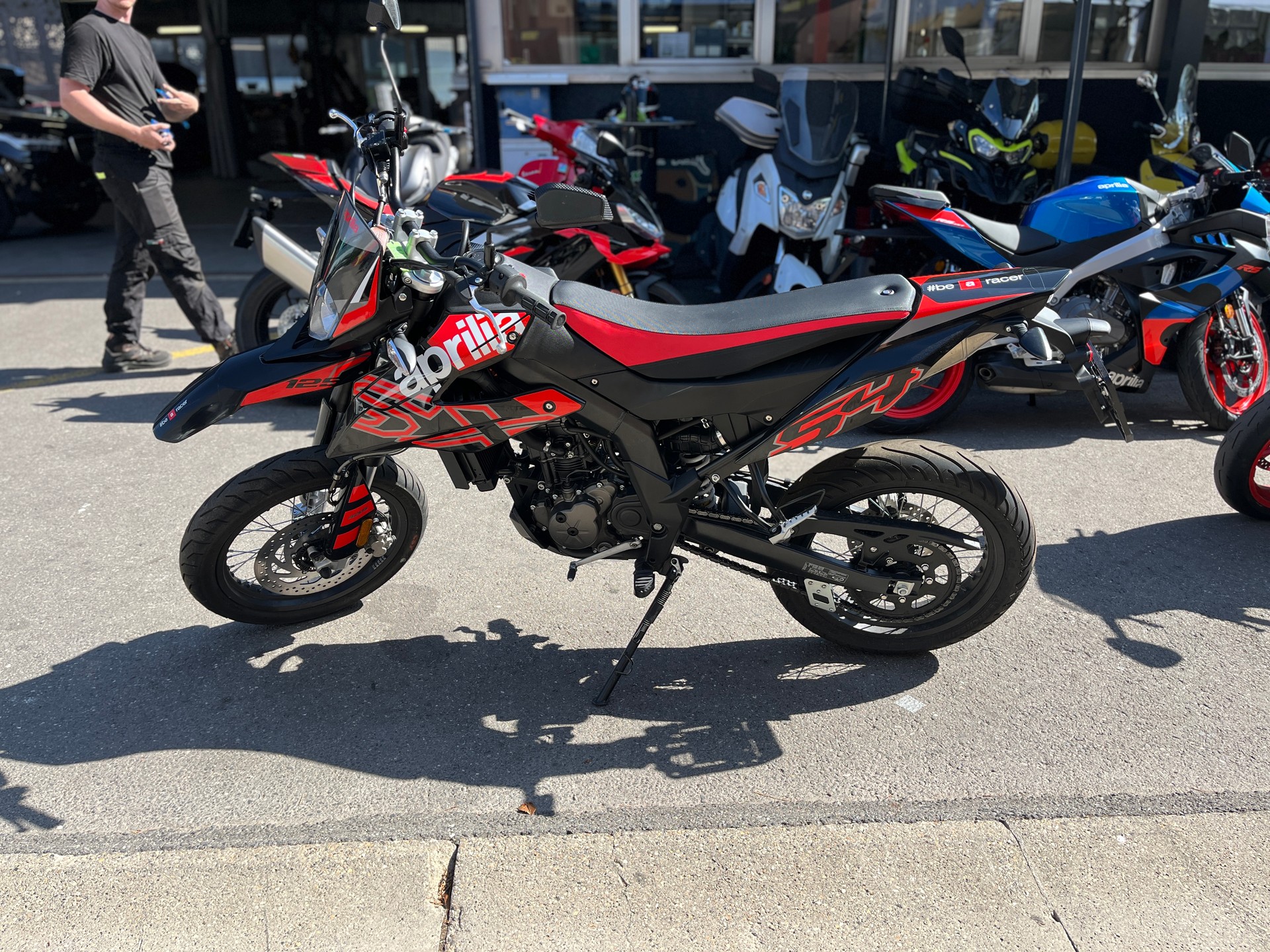 APRILIA SX 125-showroom-element-3
