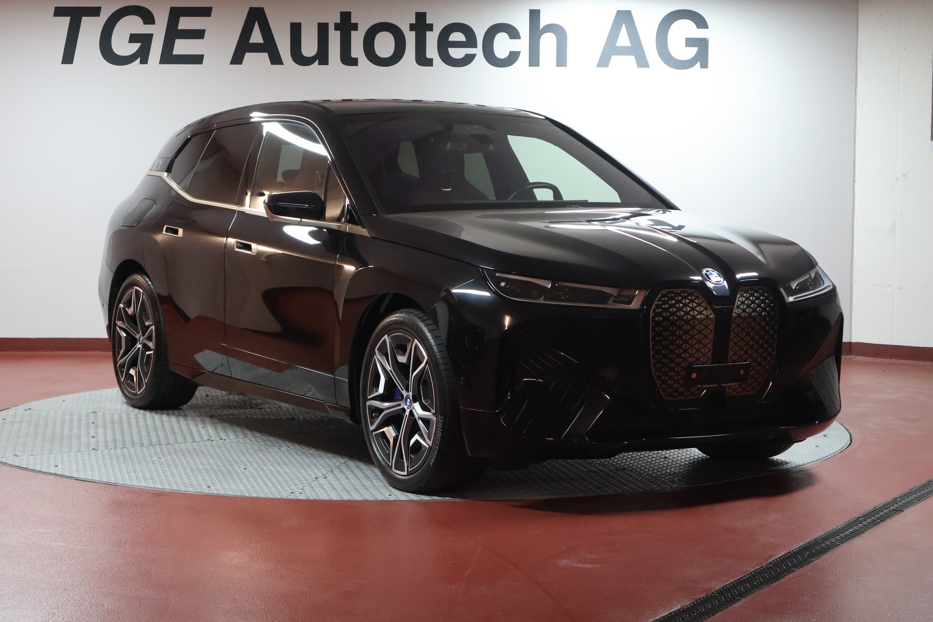 BMW iX xDrive40 Sportpaket-image-2