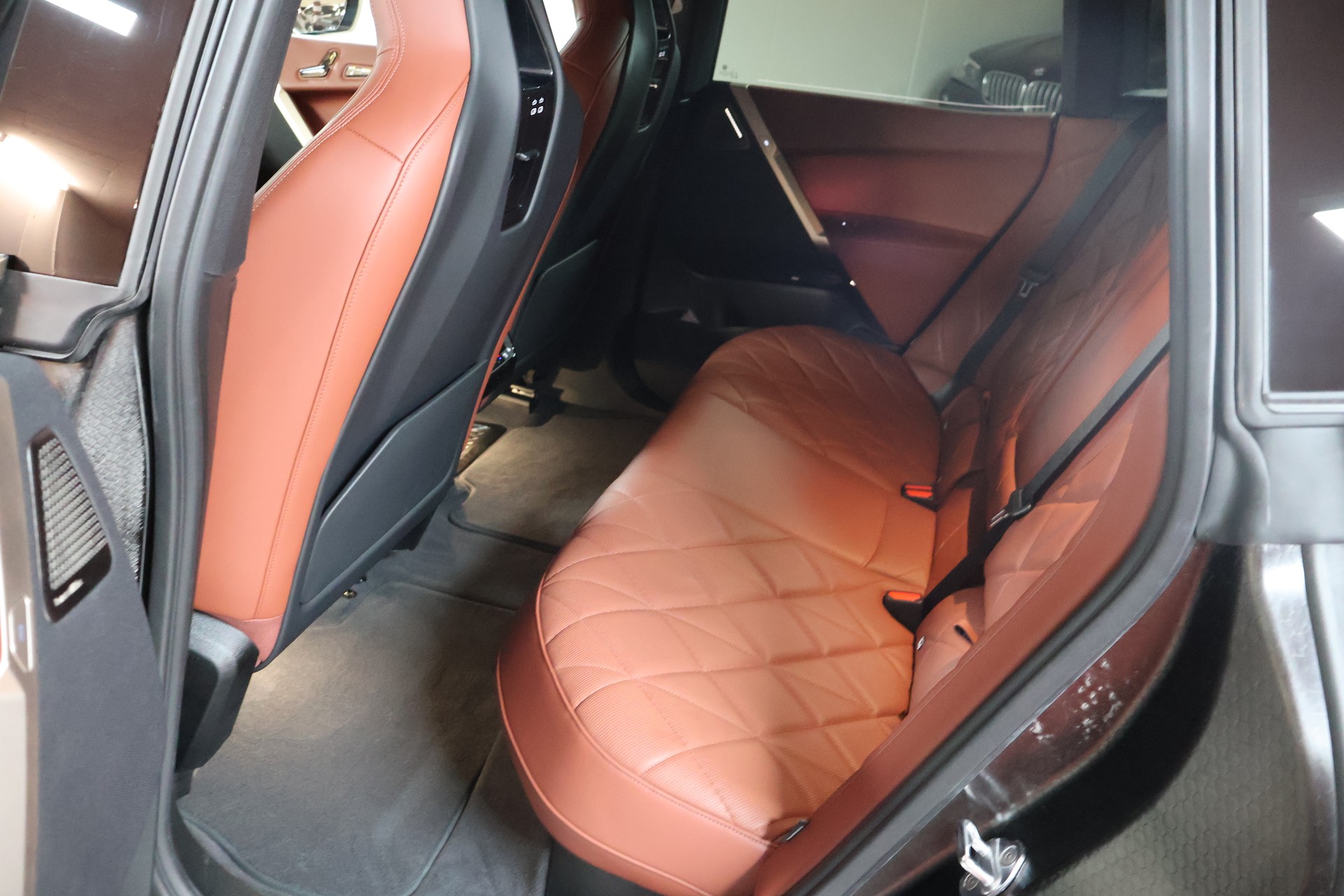 BMW iX xDrive40 Sportpaket-image-10