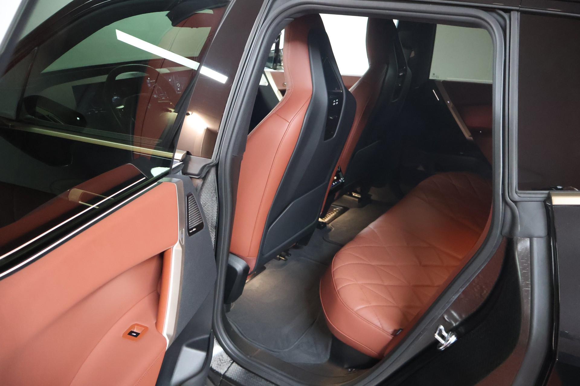 BMW iX xDrive40 Sportpaket-image-9