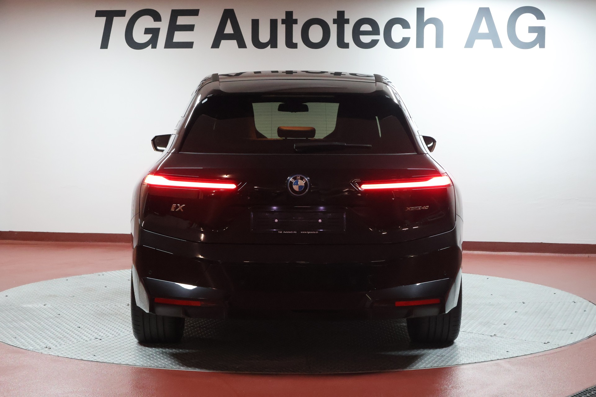 BMW iX xDrive40 Sportpaket-image-18