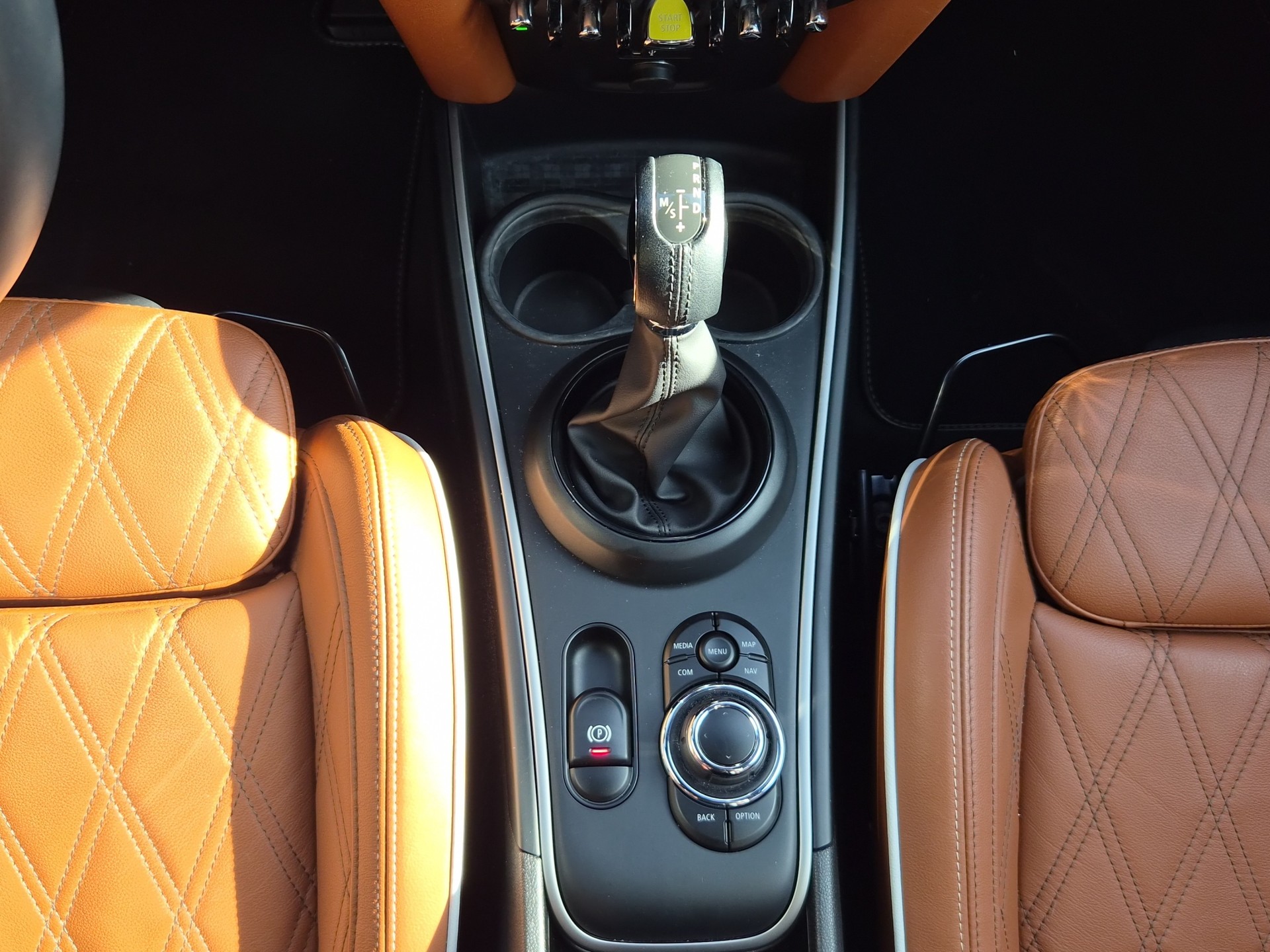 MINI Countryman Cooper SE Trafalgar ALL4 PHEV Steptronic-image-16