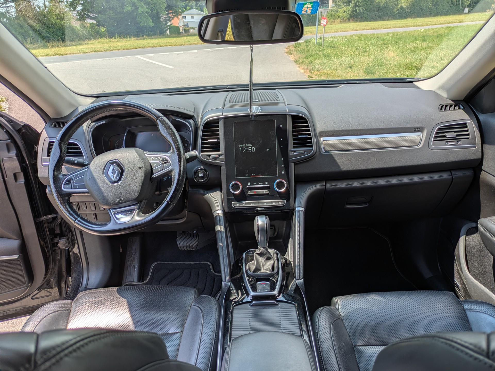 RENAULT 2.0 dCi Initiale X-Tronic 4WD-image-3
