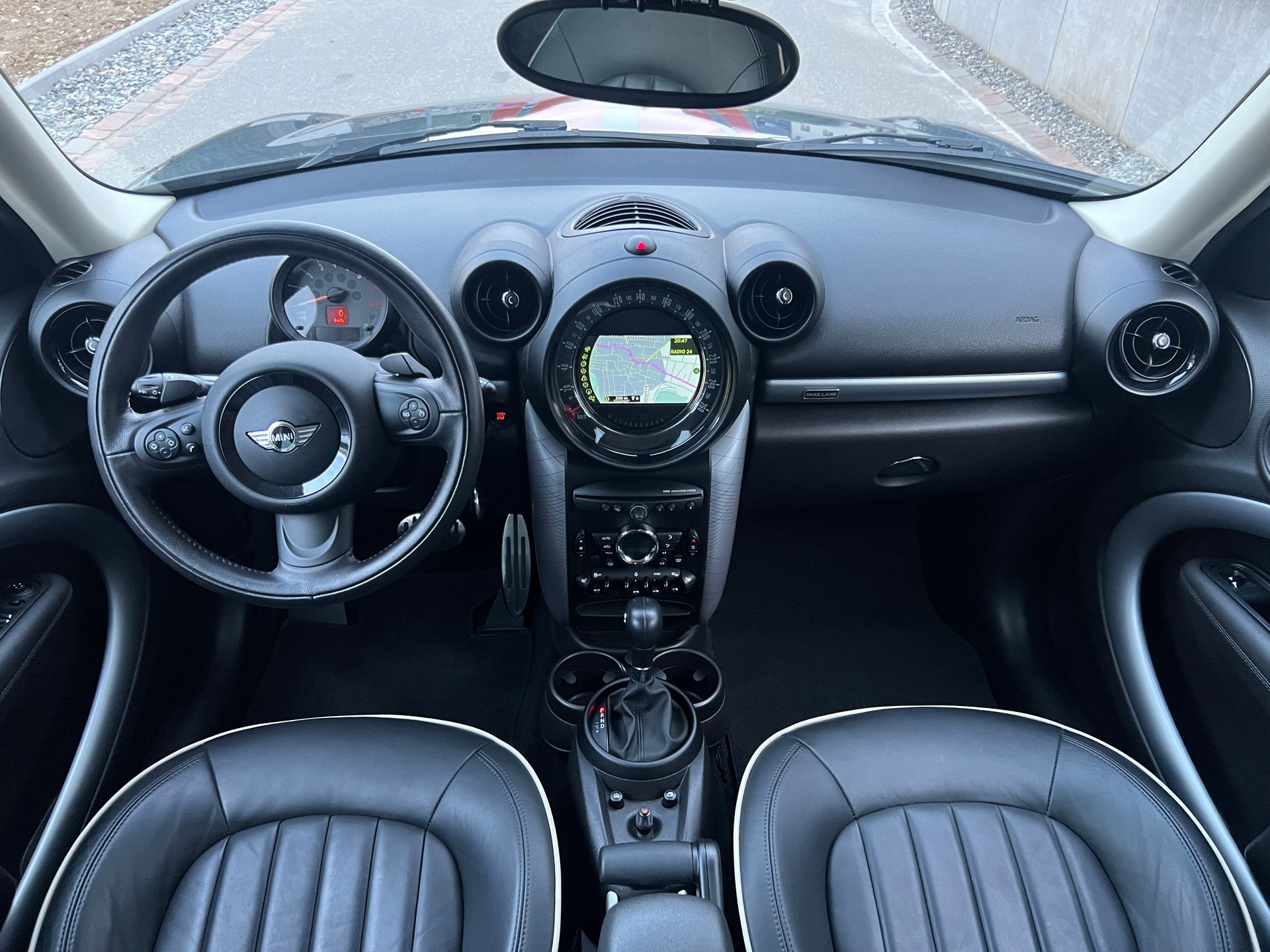MINI Countryman Cooper S ALL4 Steptronic * Park Lane * LEDER *-image-8