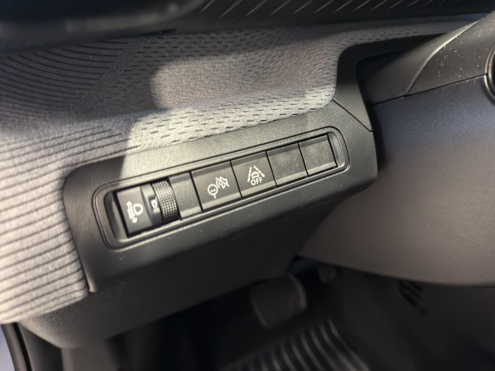 CITROEN C3 1.2 Hybrid Edition Tricolor-image-11