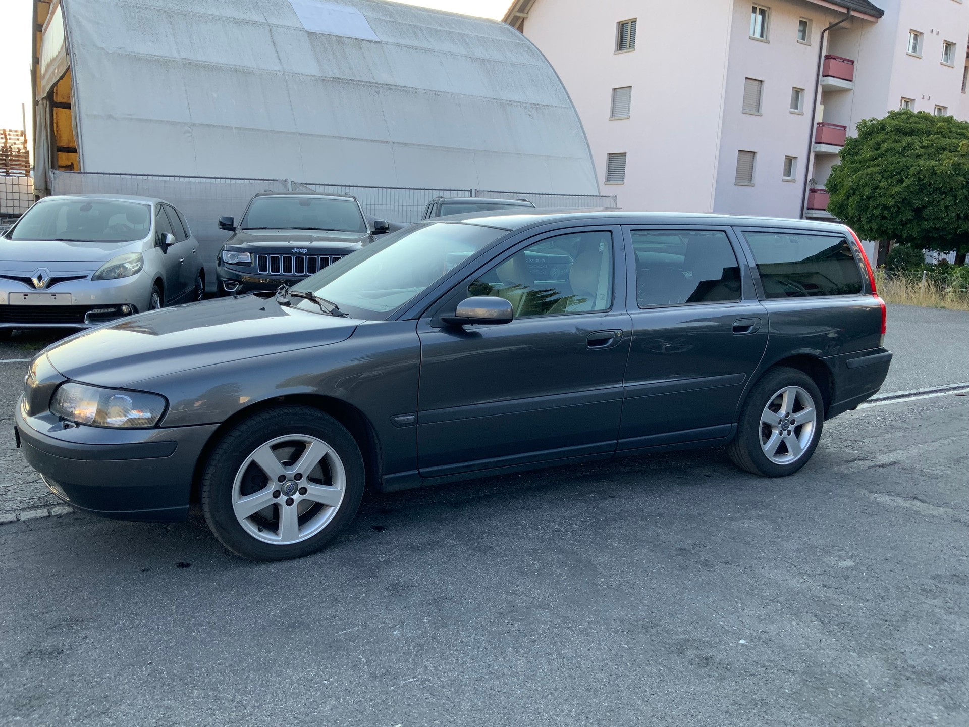 VOLVO Volvo V70 2.5 T AWD-image-1