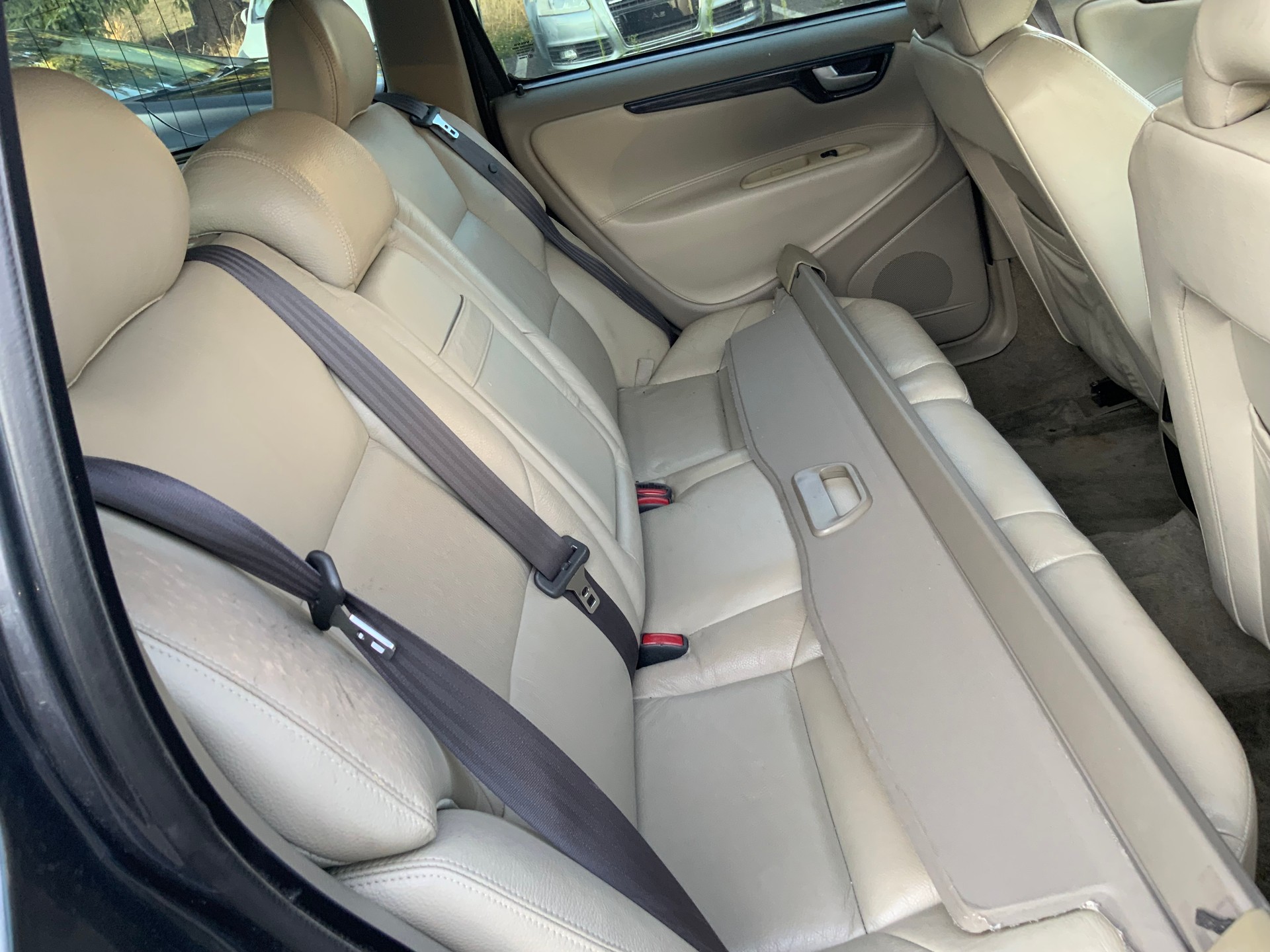 VOLVO Volvo V70 2.5 T AWD-image-13