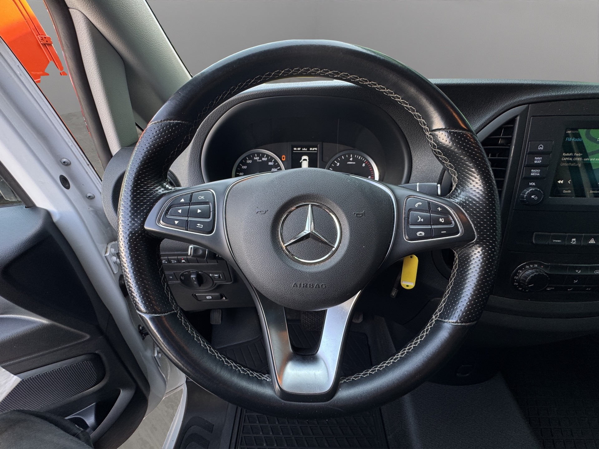 MERCEDES-BENZ Vito 114 CDI Extralang 9G-Tronic 4M Base **Mit Werkstatt-Einrichtung**Anhängerkupplung**-image-9