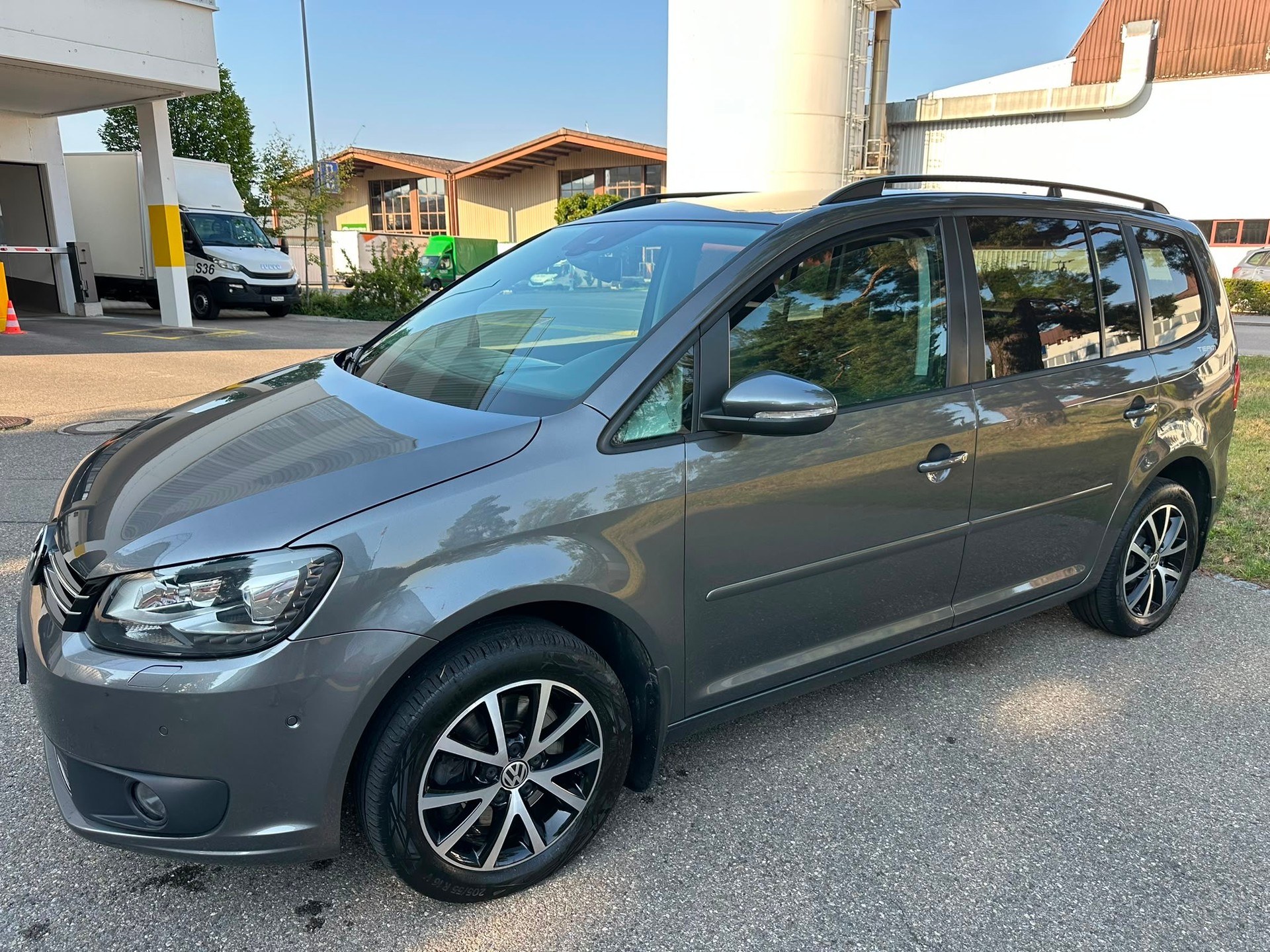VW Touran 1.4 TSI EcoFuel Comfortline DSG-image-1