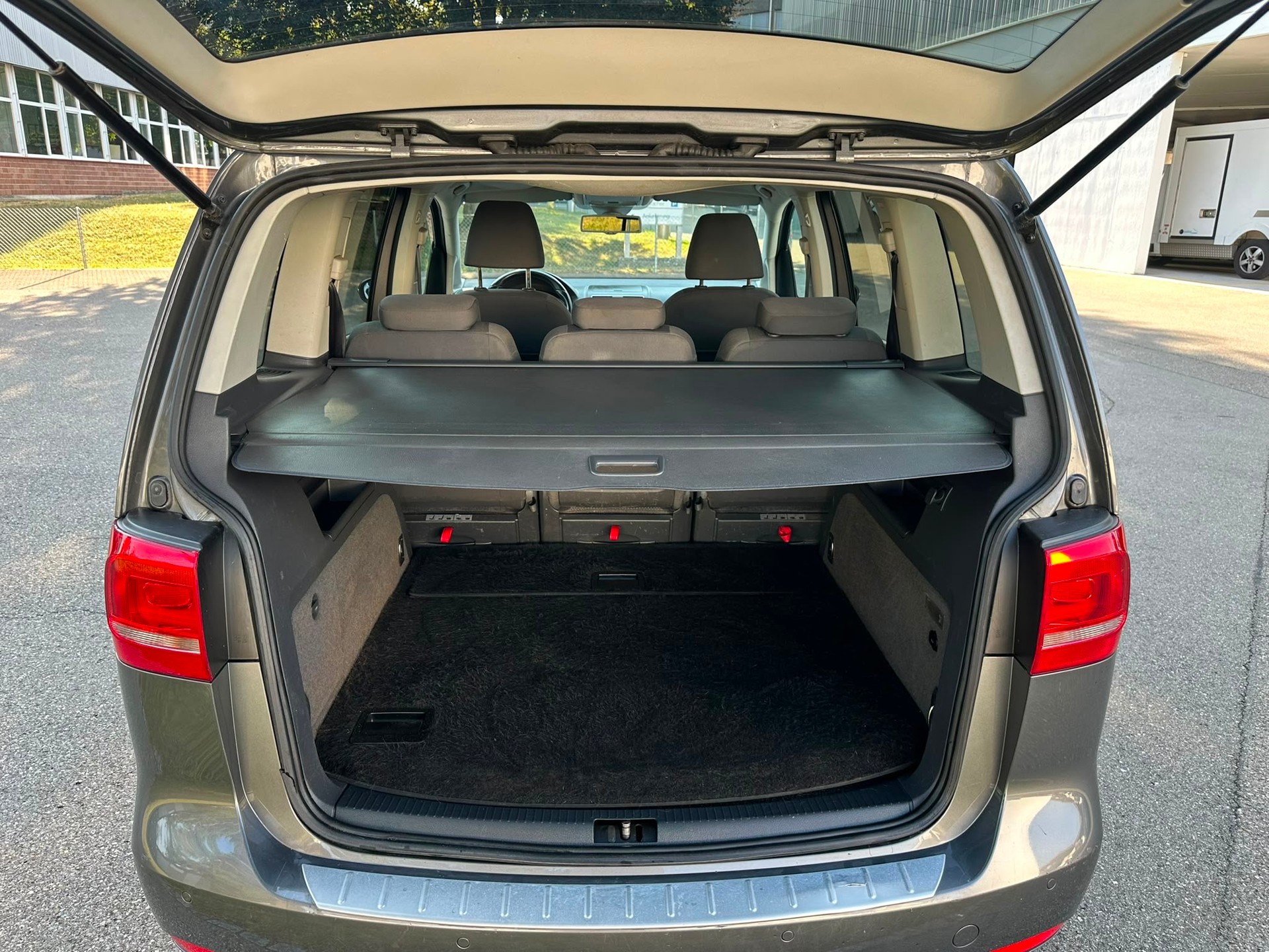 VW Touran 1.4 TSI EcoFuel Comfortline DSG-image-6