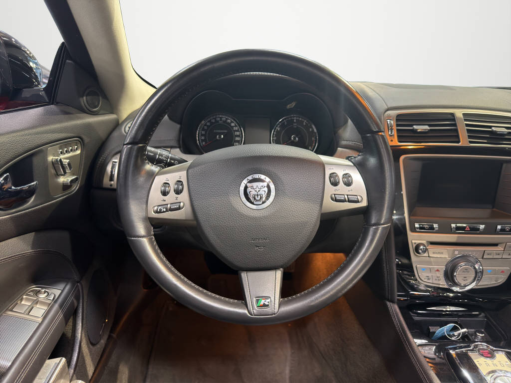 JAGUAR XKR Convertible 5.0 V8 Supercharged-image-9