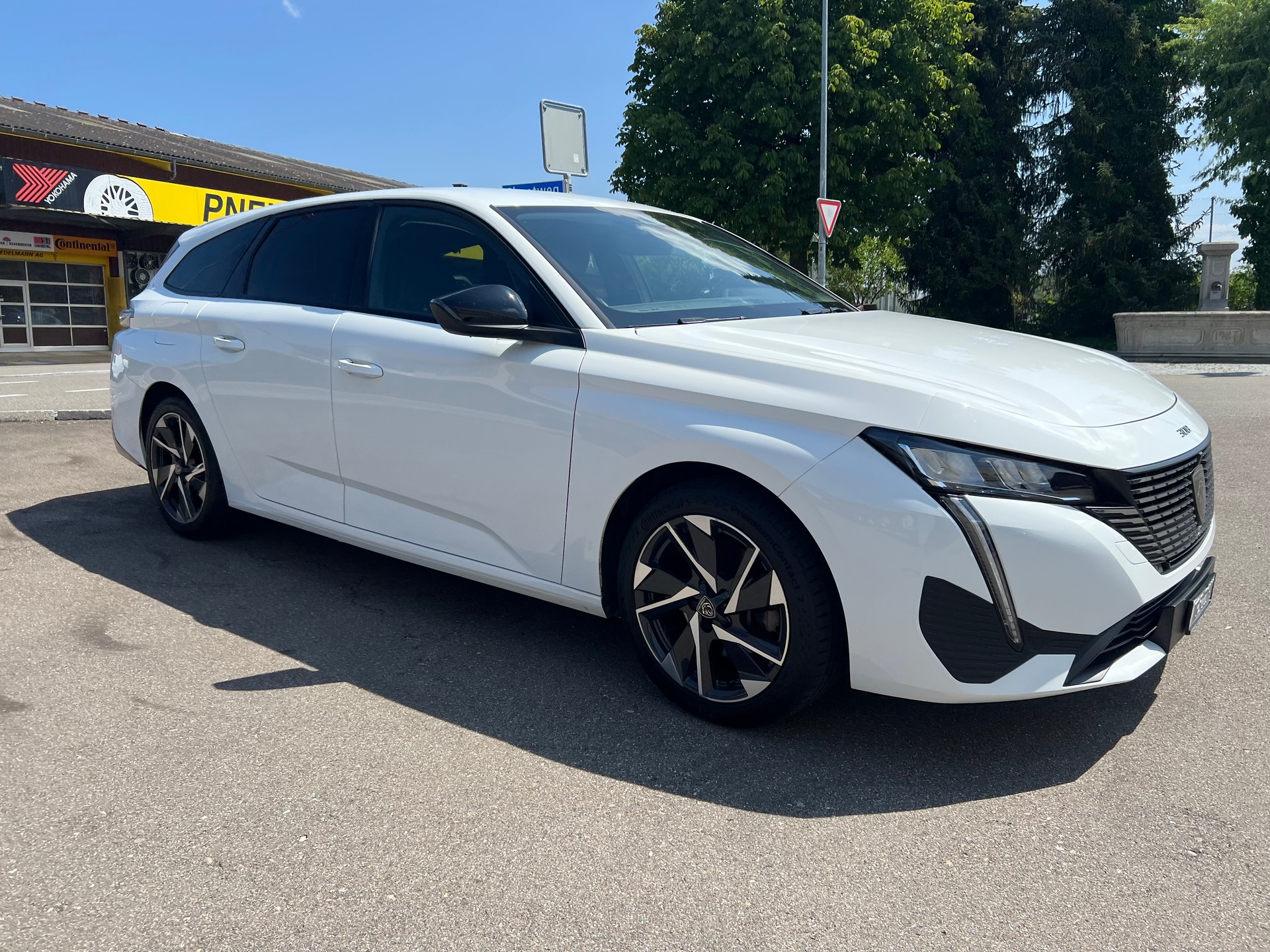 PEUGEOT 308 SW 1.5 BlueHDI Allure Pack EAT8-image-5