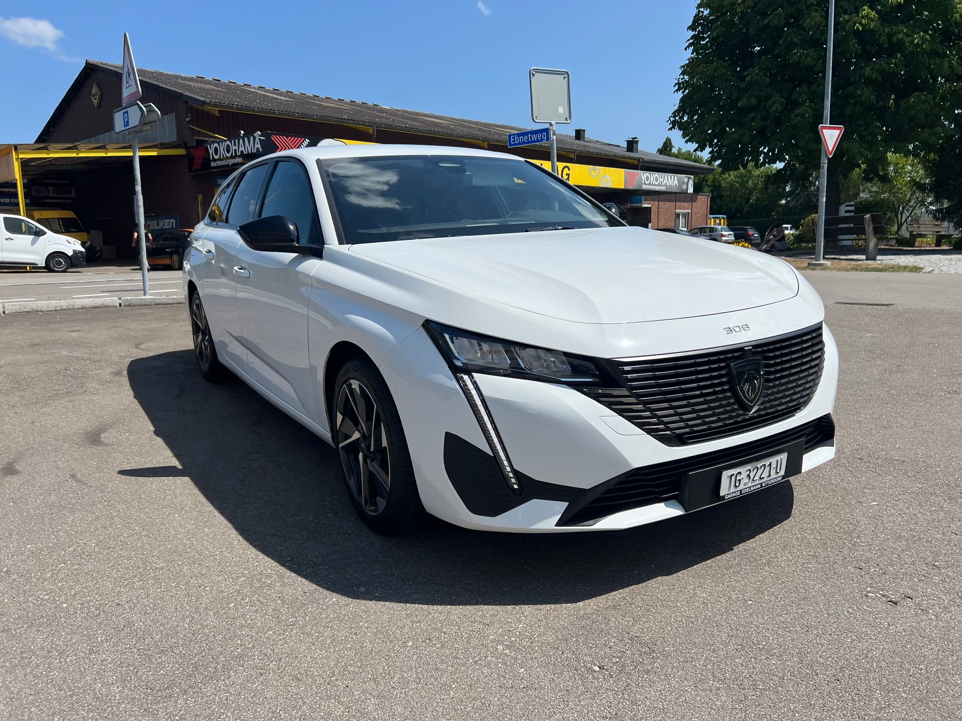 PEUGEOT 308 SW 1.5 BlueHDI Allure Pack EAT8-image-4