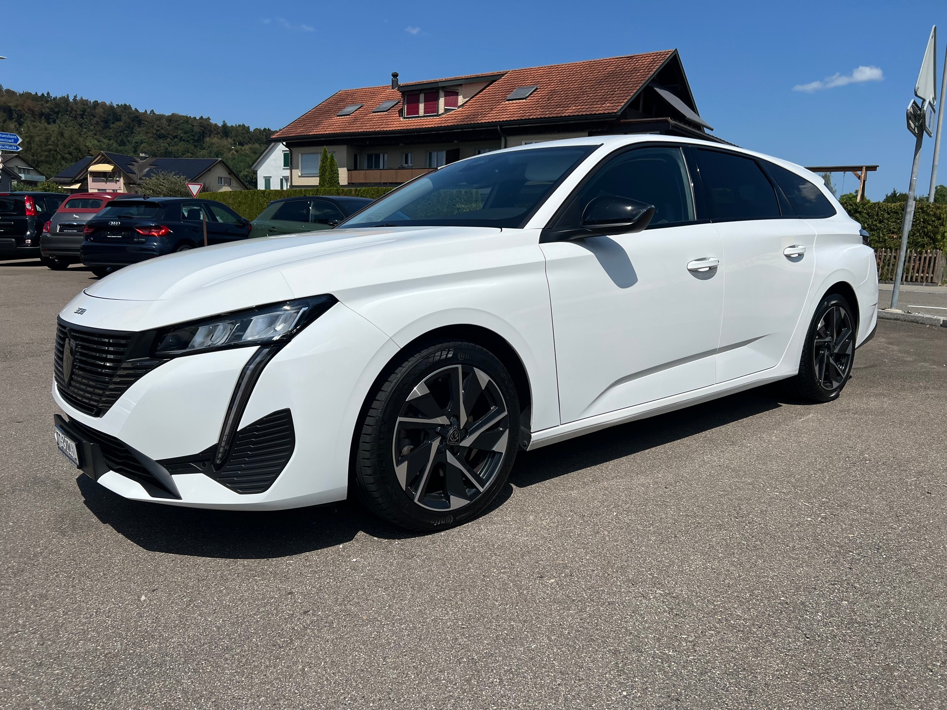 PEUGEOT 308 SW 1.5 BlueHDI Allure Pack EAT8-image-0