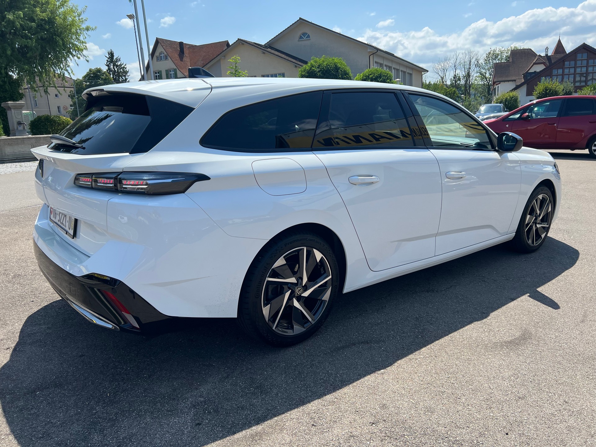 PEUGEOT 308 SW 1.5 BlueHDI Allure Pack EAT8-image-7
