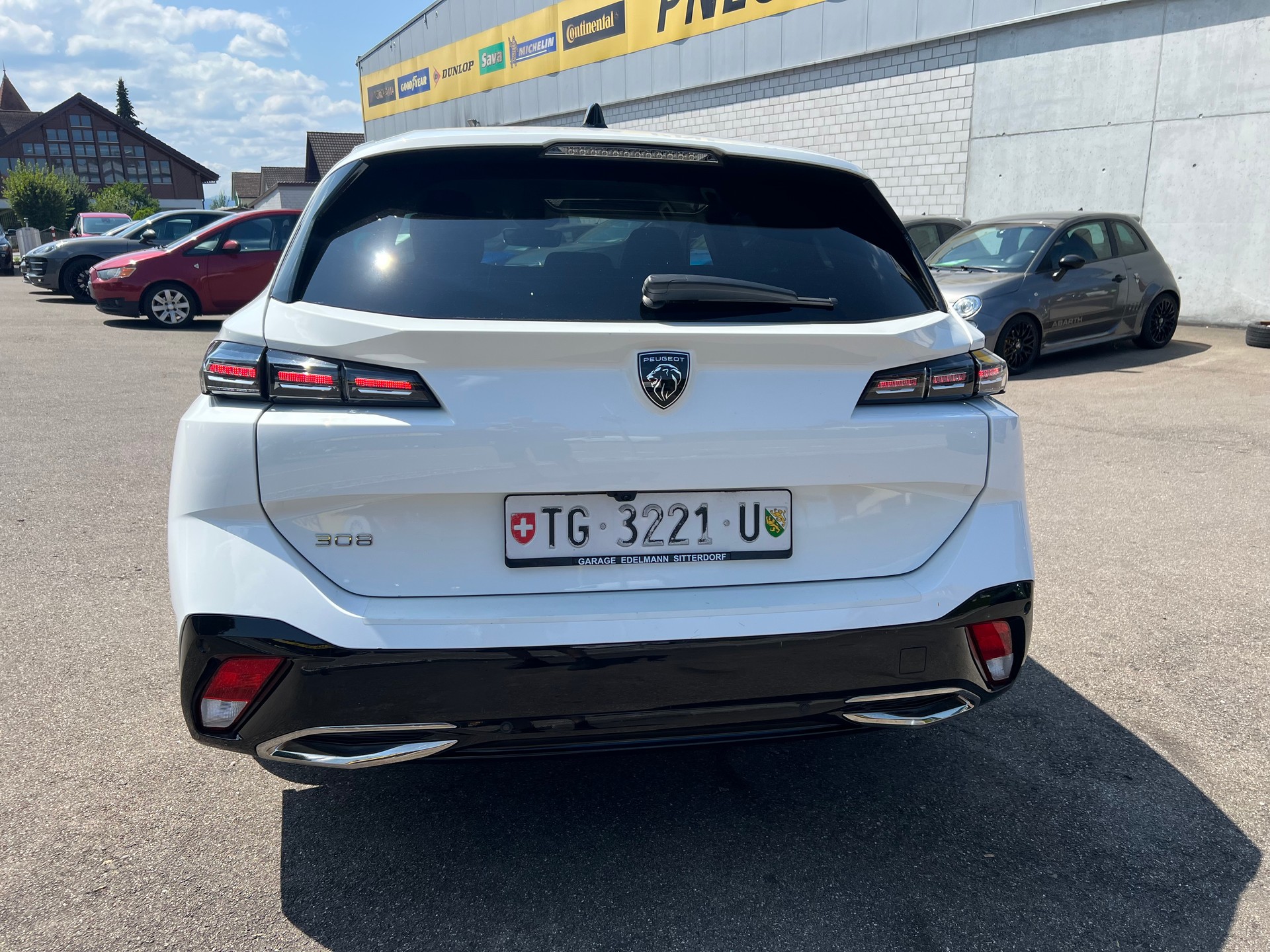 PEUGEOT 308 SW 1.5 BlueHDI Allure Pack EAT8-image-9