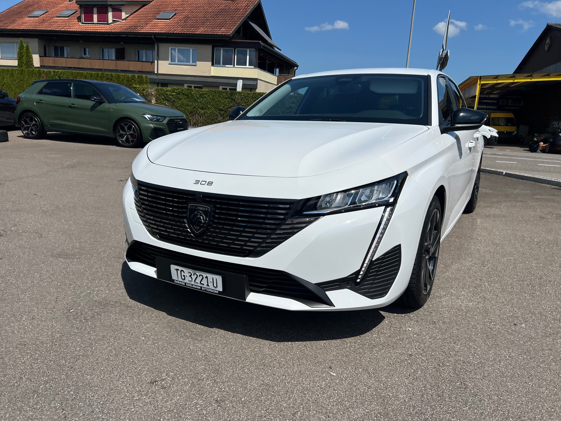 PEUGEOT 308 SW 1.5 BlueHDI Allure Pack EAT8-image-2