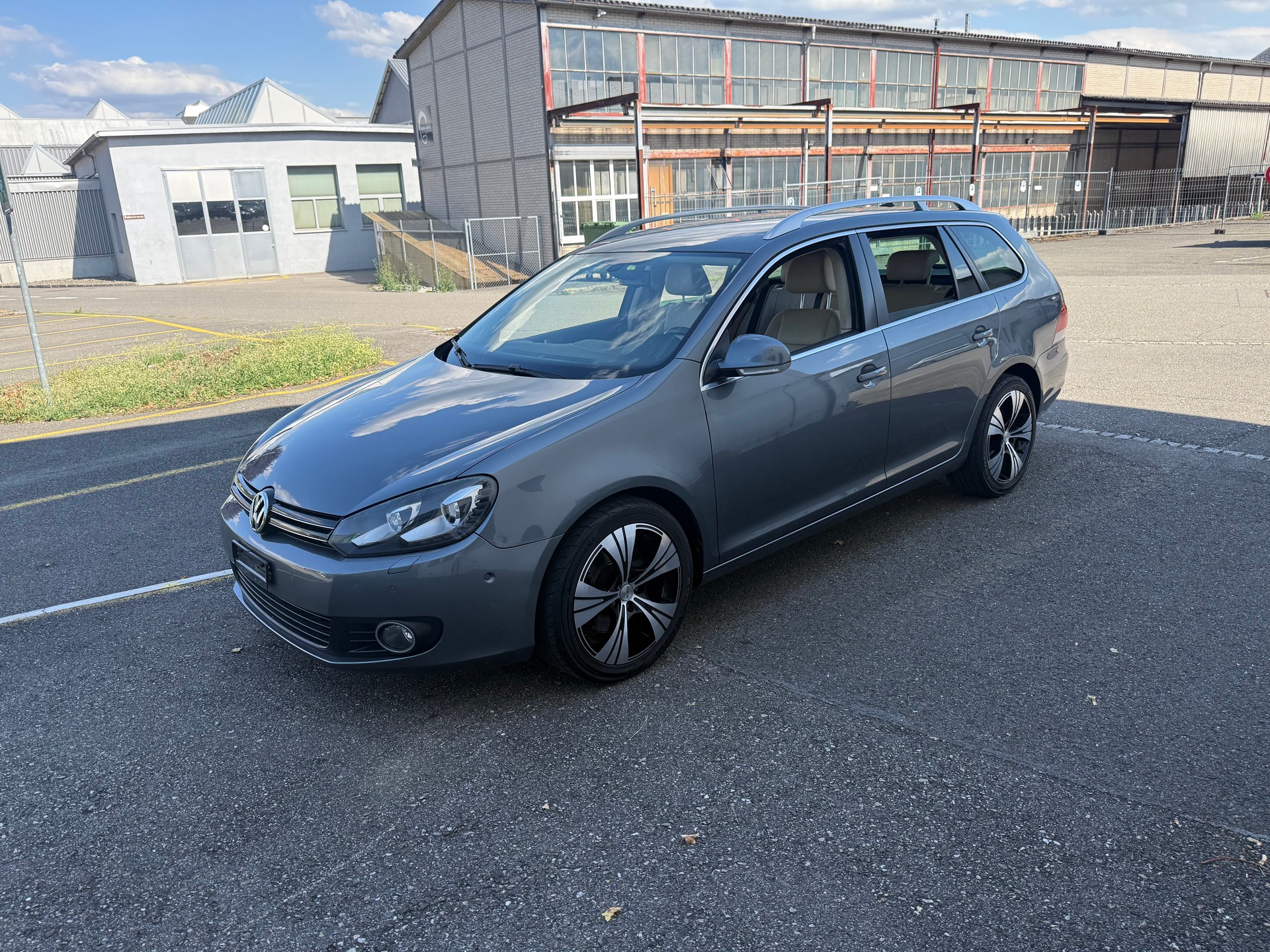 VW Golf Variant 1.4 TSI Comfortline DSG-image-2
