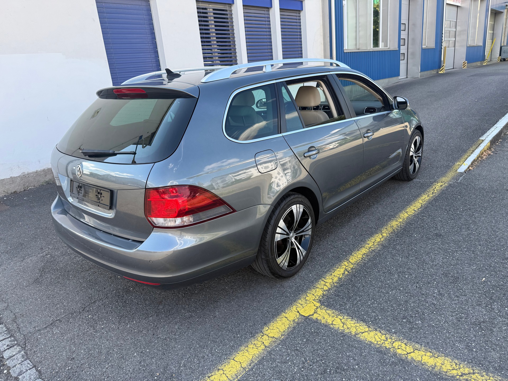 VW Golf Variant 1.4 TSI Comfortline DSG-image-4