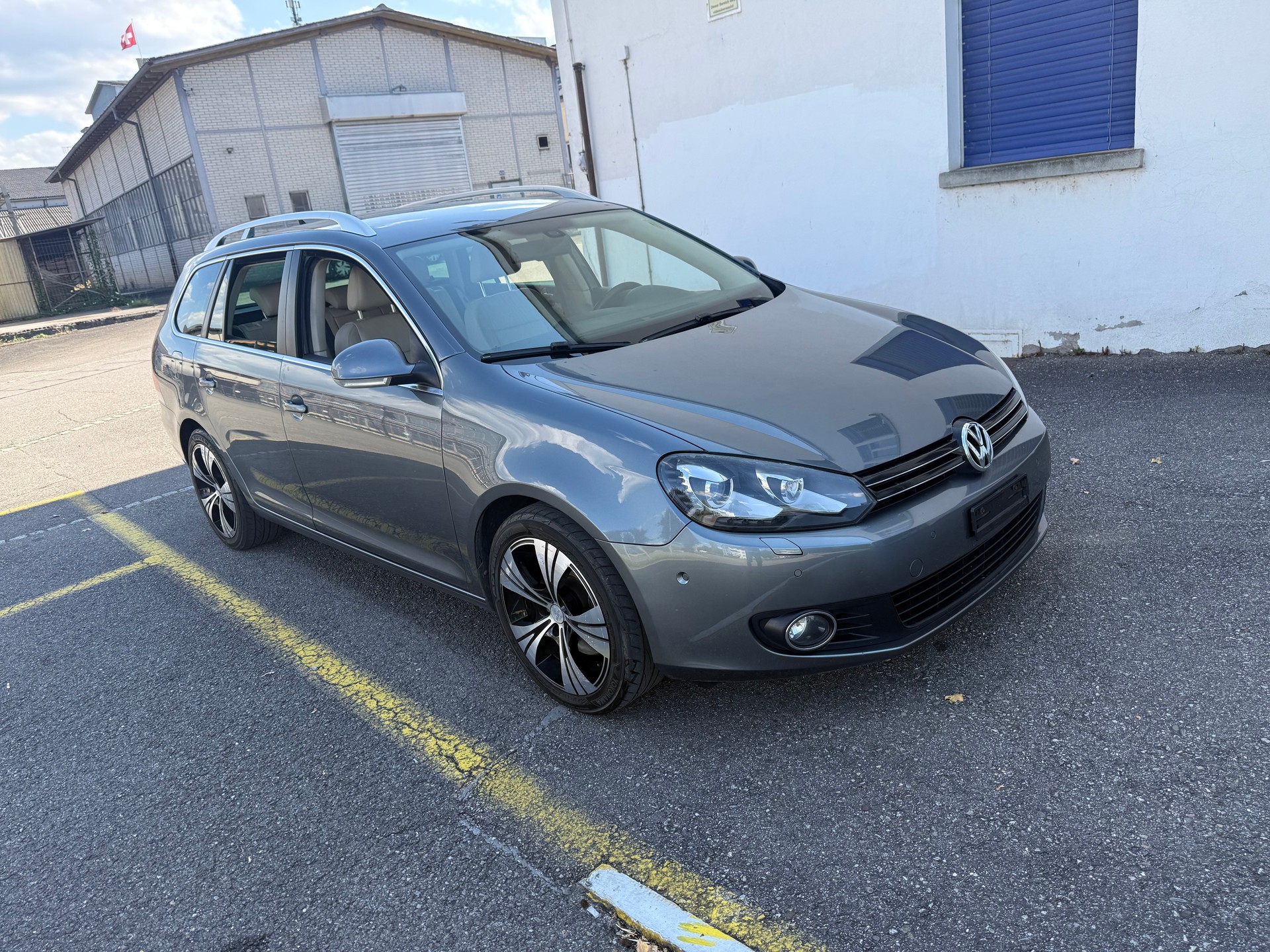 VW Golf Variant 1.4 TSI Comfortline DSG-image-0