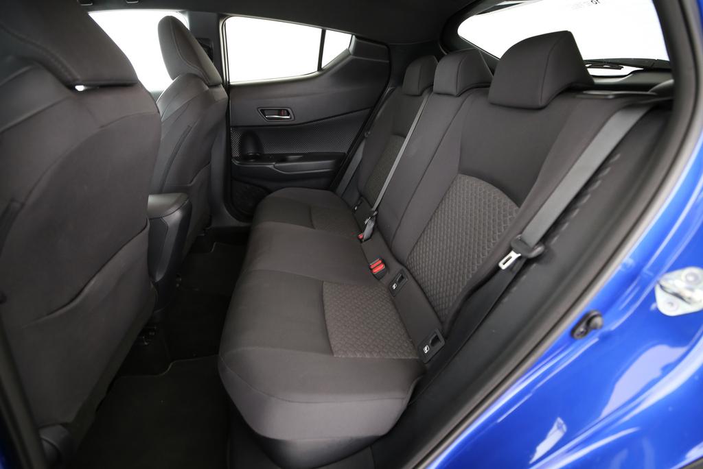 TOYOTA C-HR 2.0 VVTi HSD Trend-image-9
