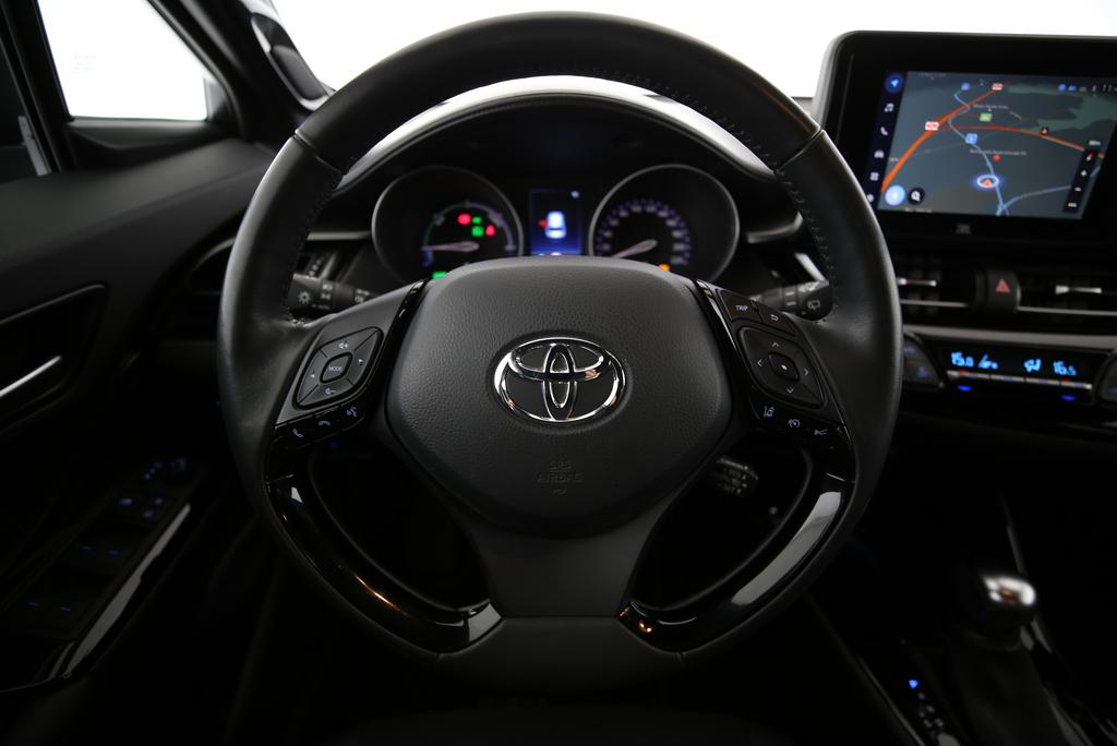 TOYOTA C-HR 2.0 VVTi HSD Trend-image-4