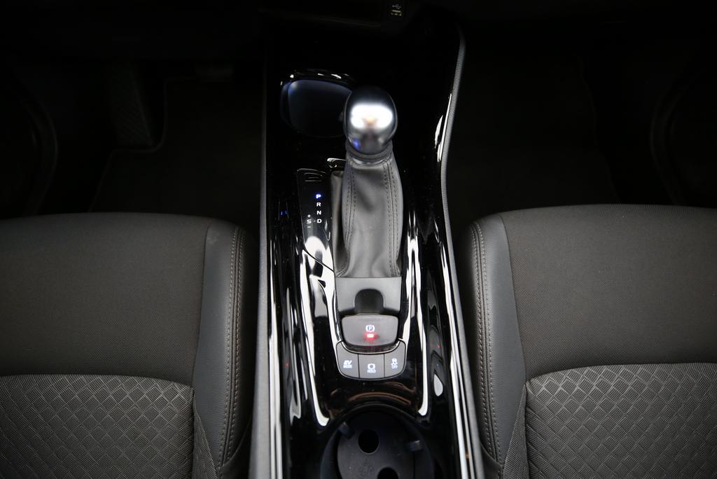 TOYOTA C-HR 2.0 VVTi HSD Trend-image-7