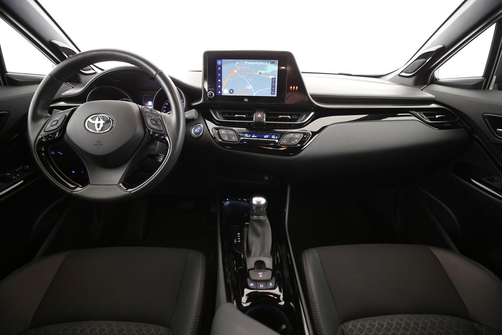 TOYOTA C-HR 2.0 VVTi HSD Trend-image-8