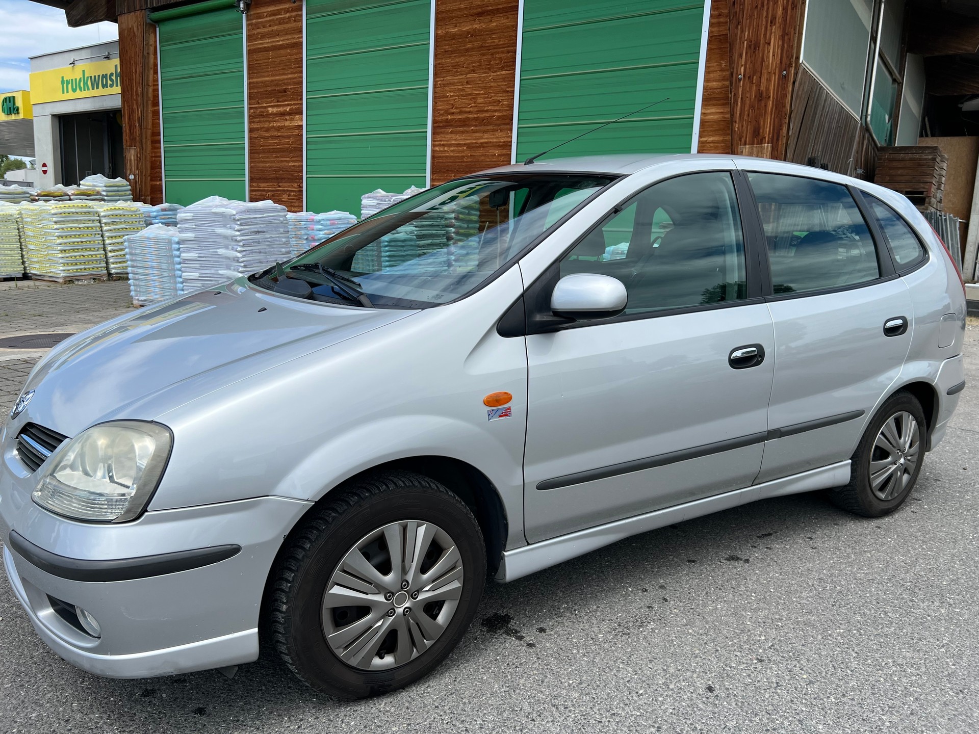 NISSAN Almera Tino 1.8 16V tekna-image-1
