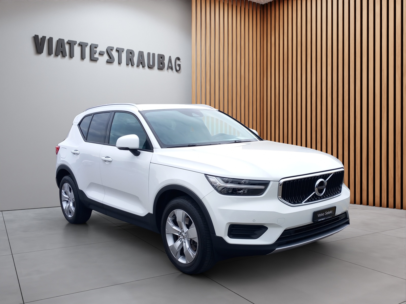 VOLVO XC40 2.0 D4 Momentum AWD-image-7
