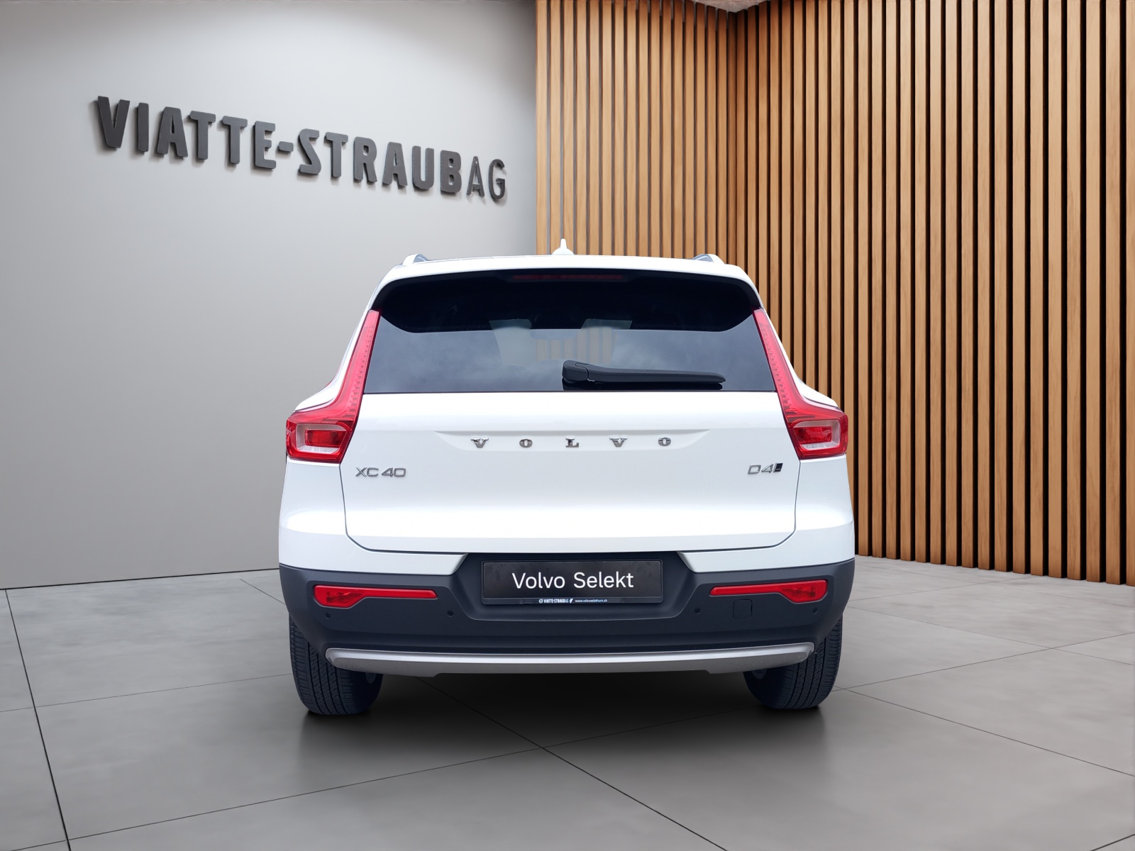 VOLVO XC40 2.0 D4 Momentum AWD-image-3