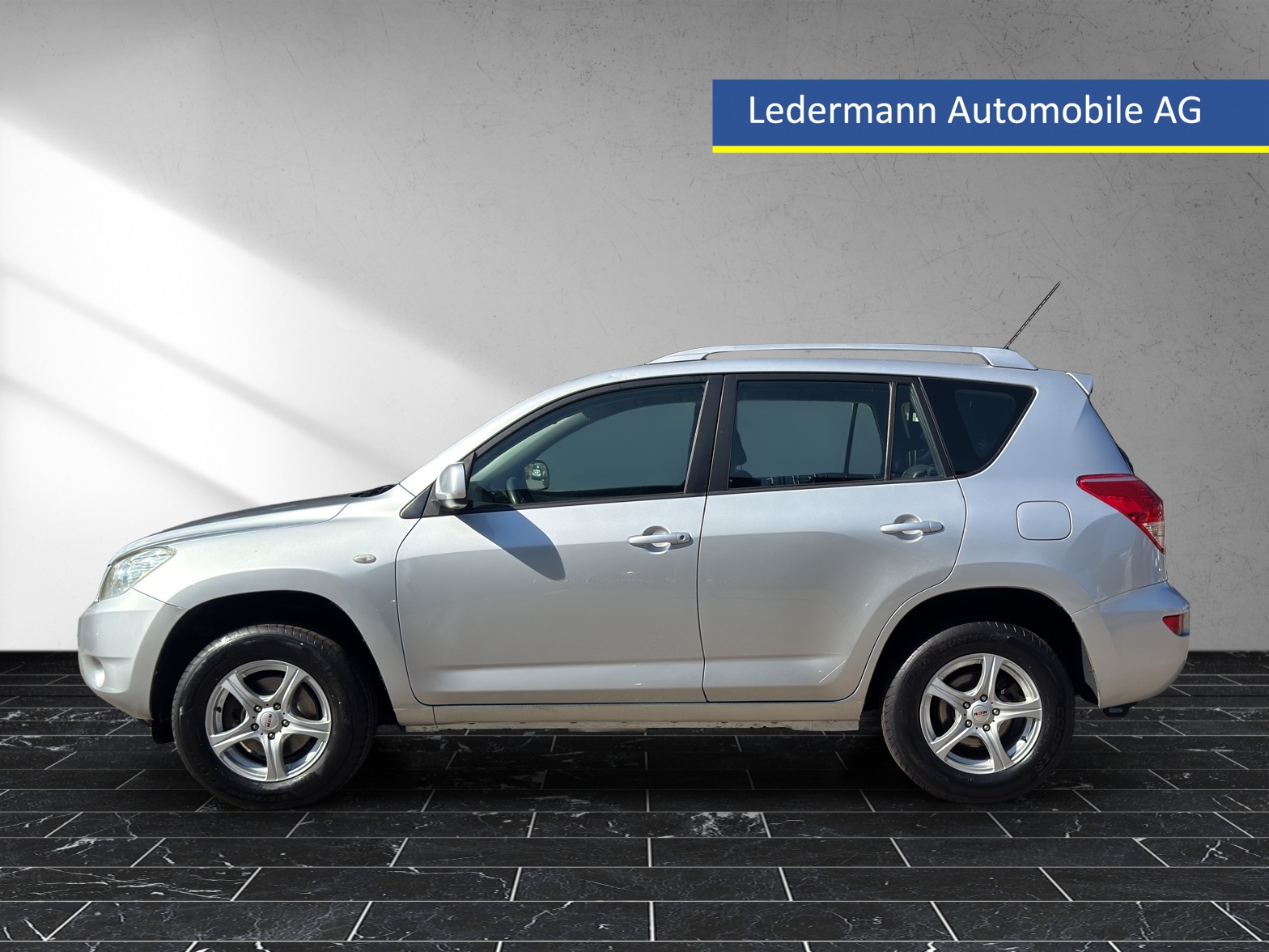 TOYOTA RAV-4 2.0 16V Linea Terra-image-1