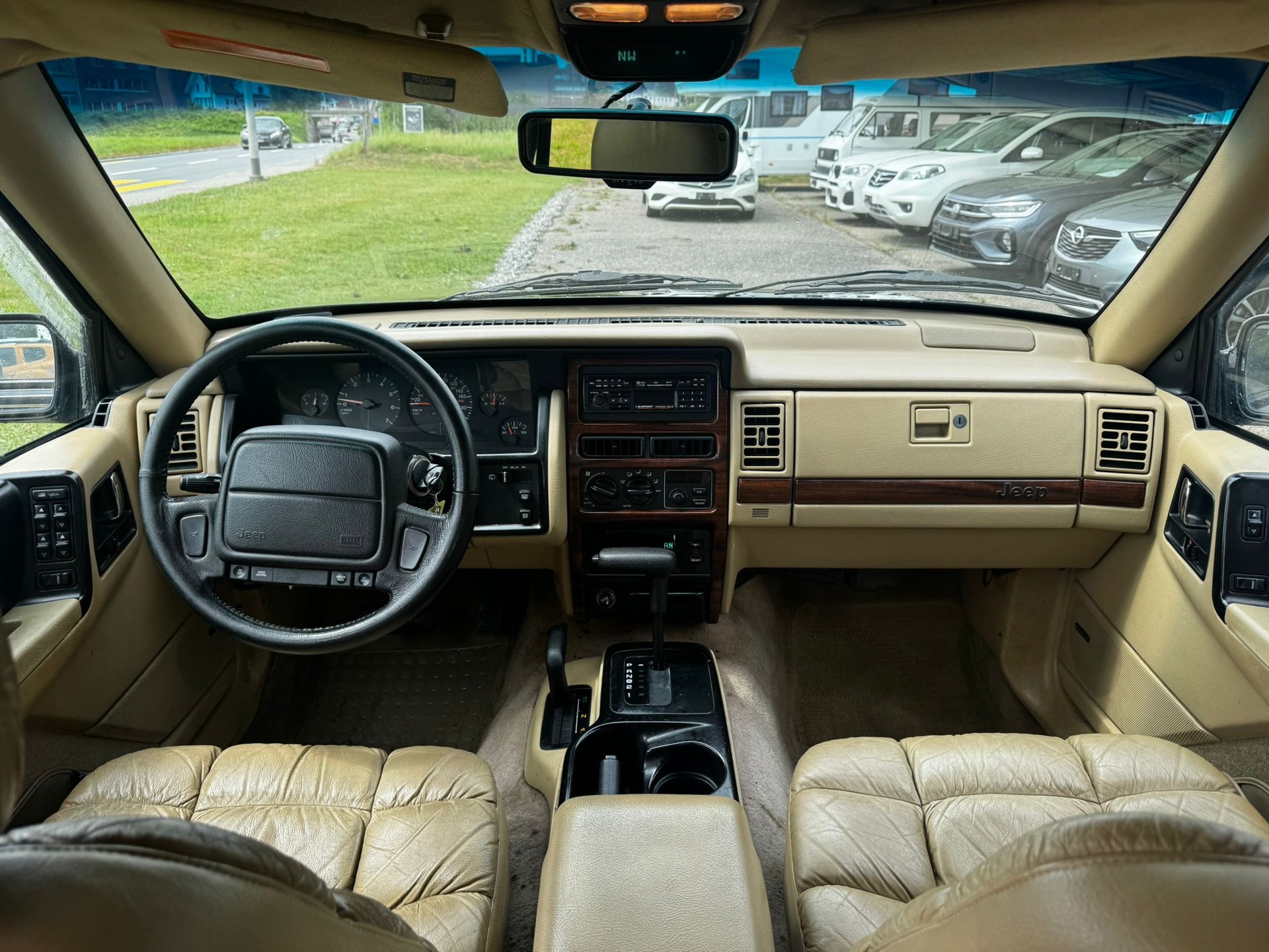 JEEP Grand Cherokee 5.2 Limited Automatic-image-7