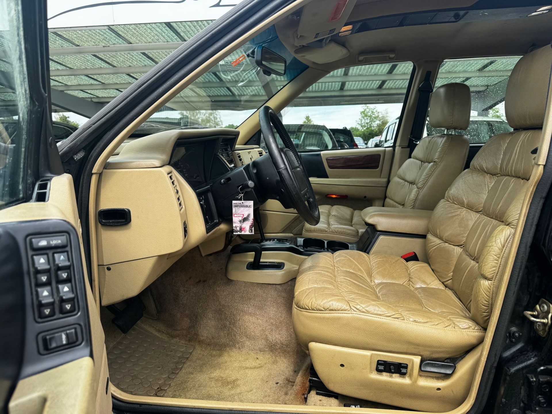 JEEP Grand Cherokee 5.2 Limited Automatic-image-8
