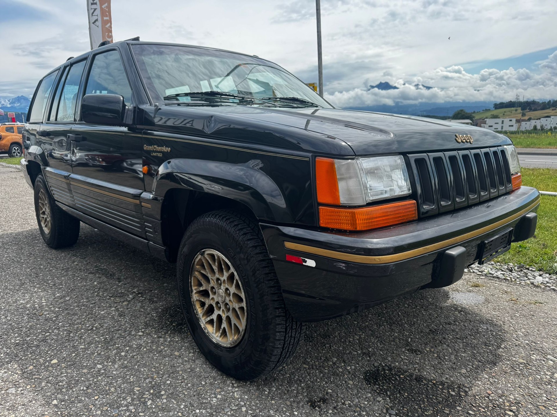 JEEP Grand Cherokee 5.2 Limited Automatic-image-2