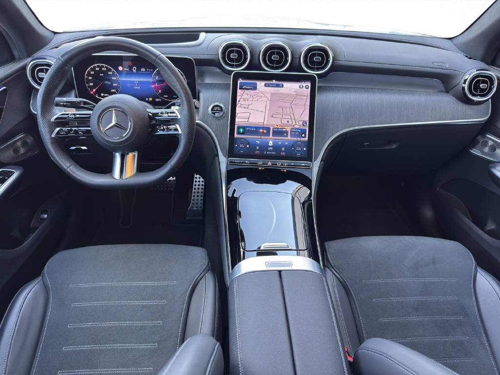 MERCEDES-BENZ GLC 200 AMG Line 4Matic Coupé-image-13
