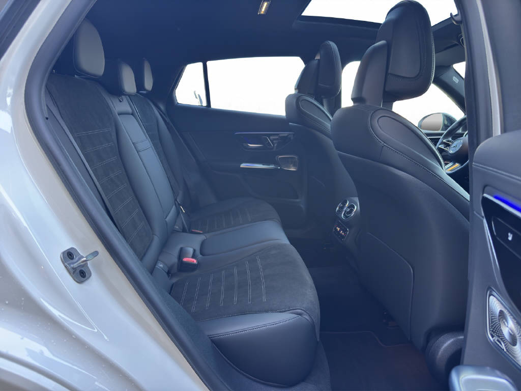 MERCEDES-BENZ GLC 200 AMG Line 4Matic Coupé-image-12