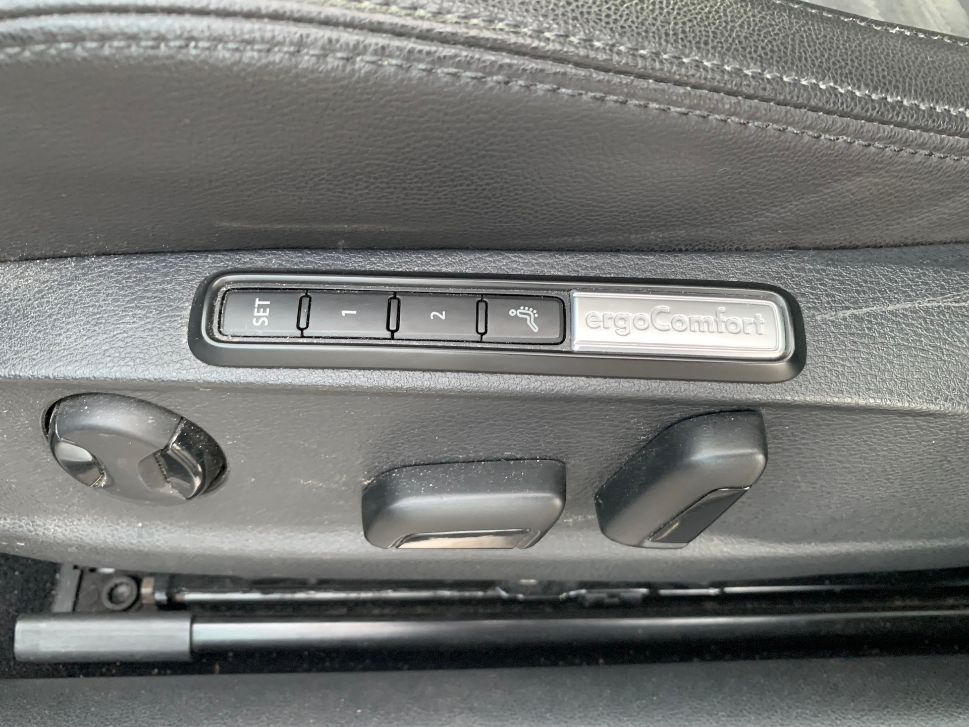 VW Passat Variant 2.0 TDI BMT Comfortline DSG-image-13