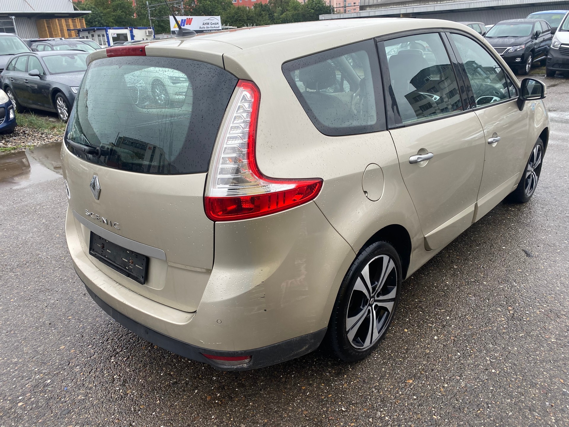 RENAULT Grand Scénic 2.0 16V Dynamique X-Tronic CVT-image-4