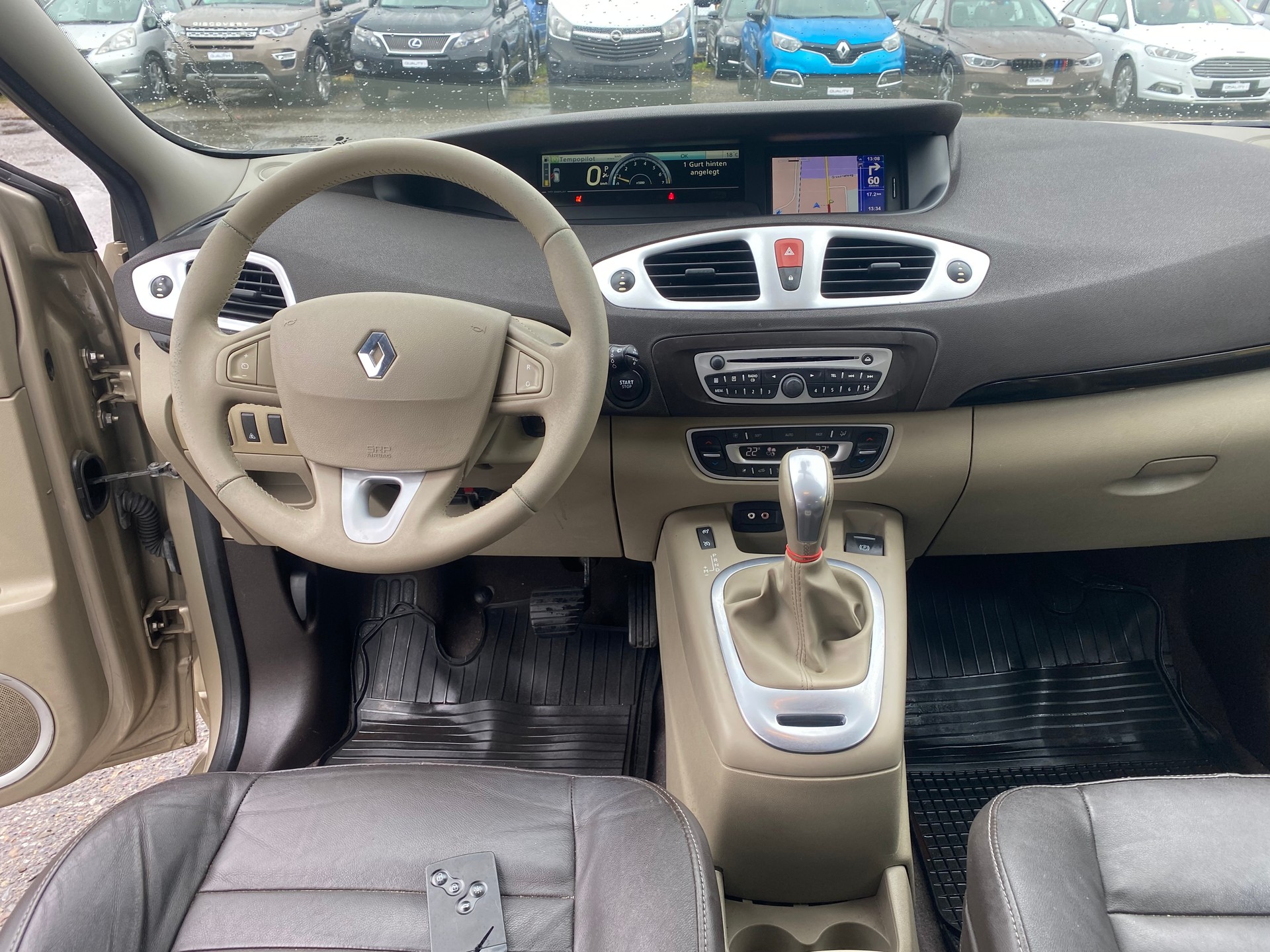 RENAULT Grand Scénic 2.0 16V Dynamique X-Tronic CVT-image-6