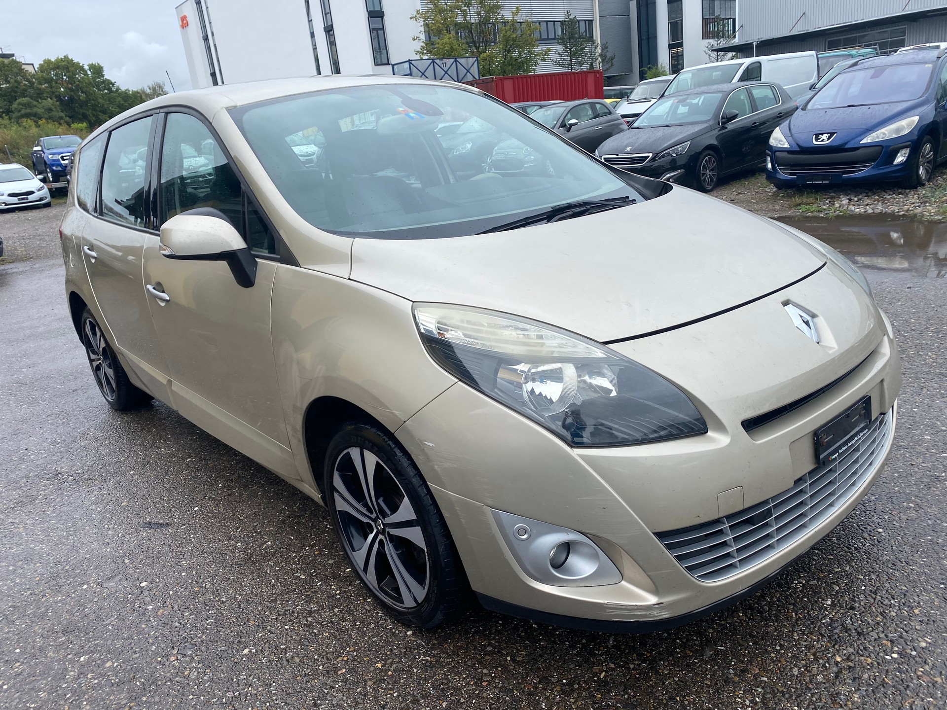 RENAULT Grand Scénic 2.0 16V Dynamique X-Tronic CVT-image-2
