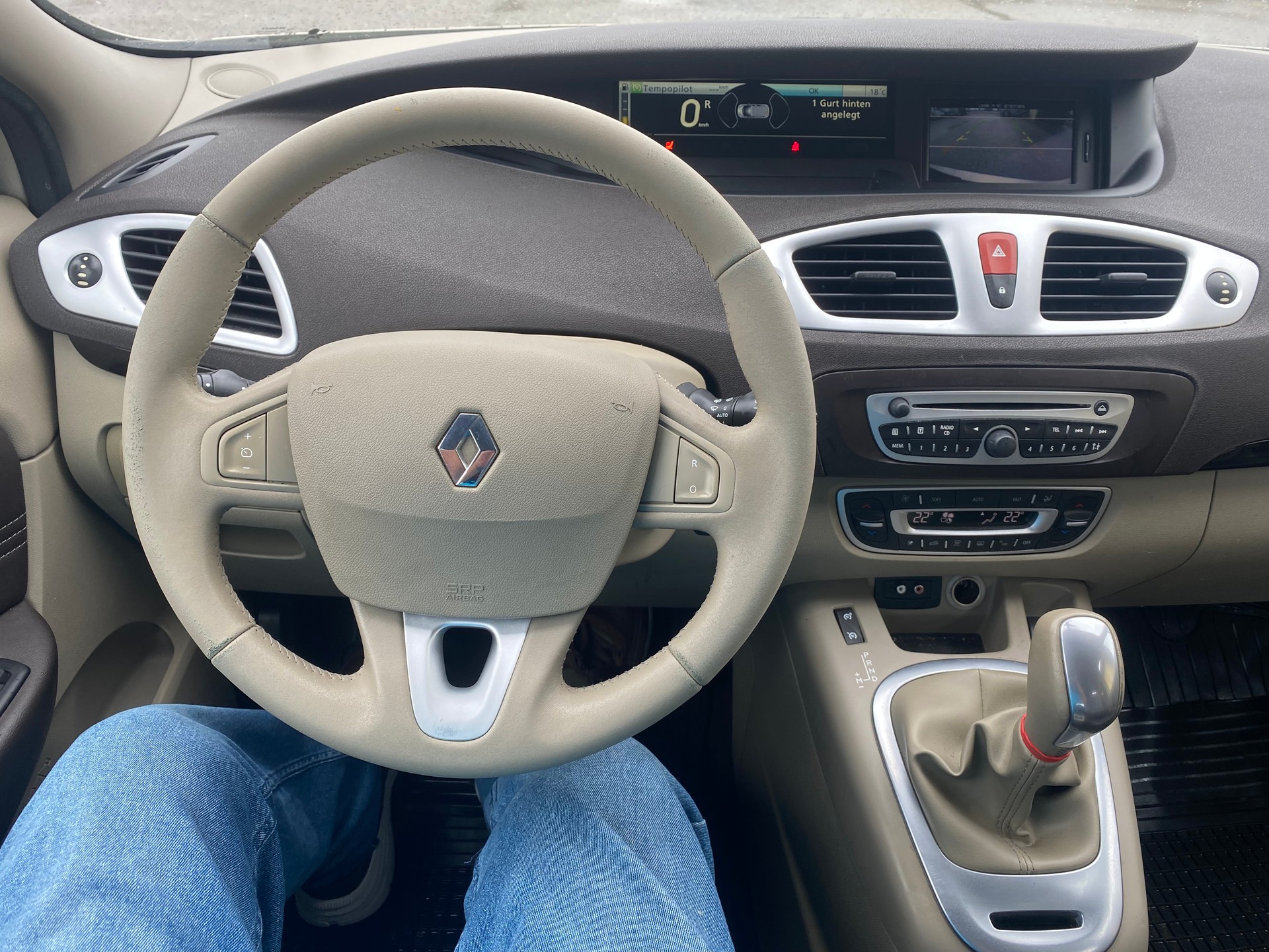 RENAULT Grand Scénic 2.0 16V Dynamique X-Tronic CVT-image-10