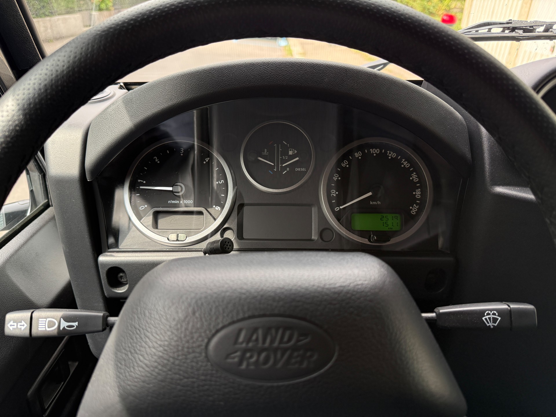 LAND ROVER Defender 110 2.2 TD4 Station Wagon-image-7