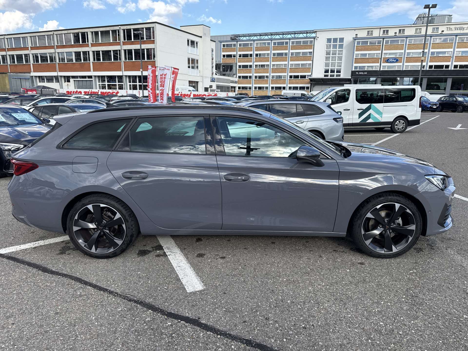 CUPRA LEON ST 1.5 eTSi DSG-Automat-image-10